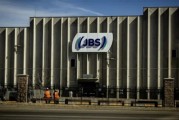 六爻教程陷入丑闻的巴西肉类巨头JBS在美上市 首日开盘报13.65美元