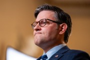 六爻教程特朗普税改案参议院过关有望 共和党议员无人声援马斯克