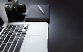 六爻教程法治在线丨为孩子下载的教学App 竟成了骗子套牢家长的新陷阱？